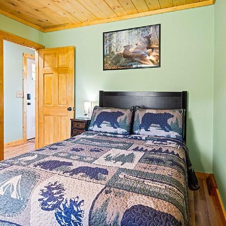 Brand New Tiny Cabin! A Bearly Adventure Sevierville Extérieur photo
