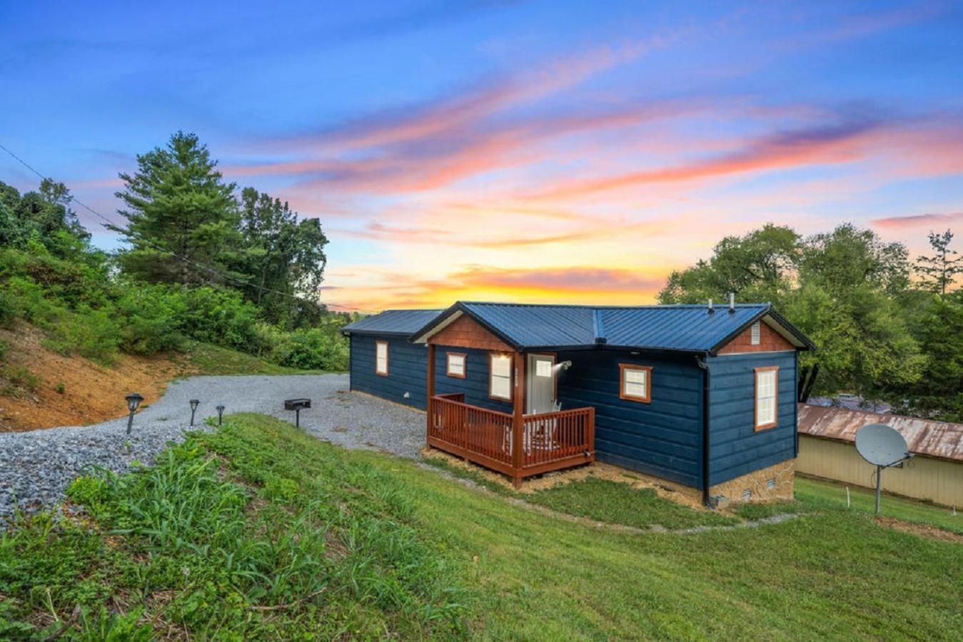 Brand New Tiny Cabin! A Bearly Adventure Sevierville Extérieur photo