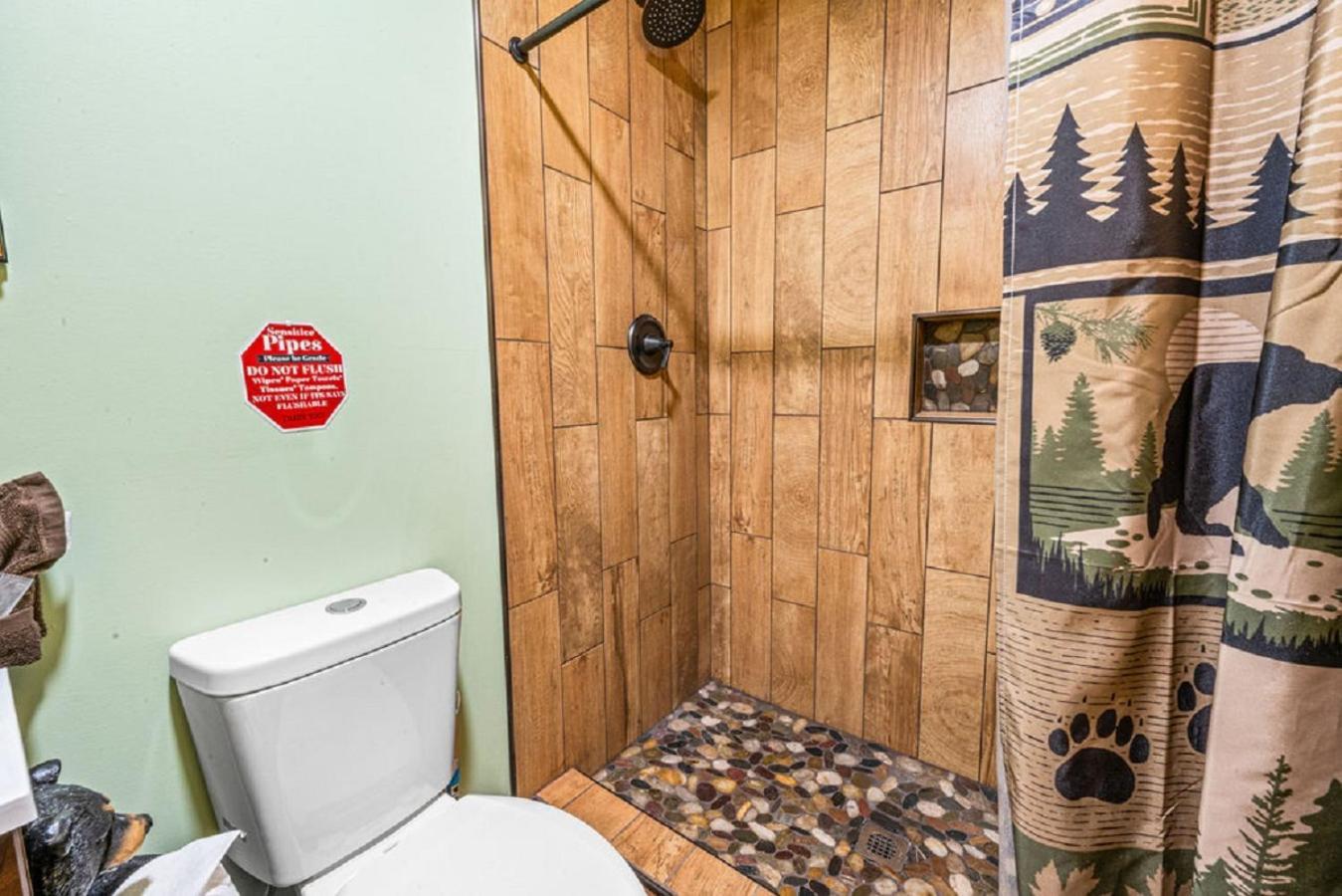 Brand New Tiny Cabin! A Bearly Adventure Sevierville Extérieur photo