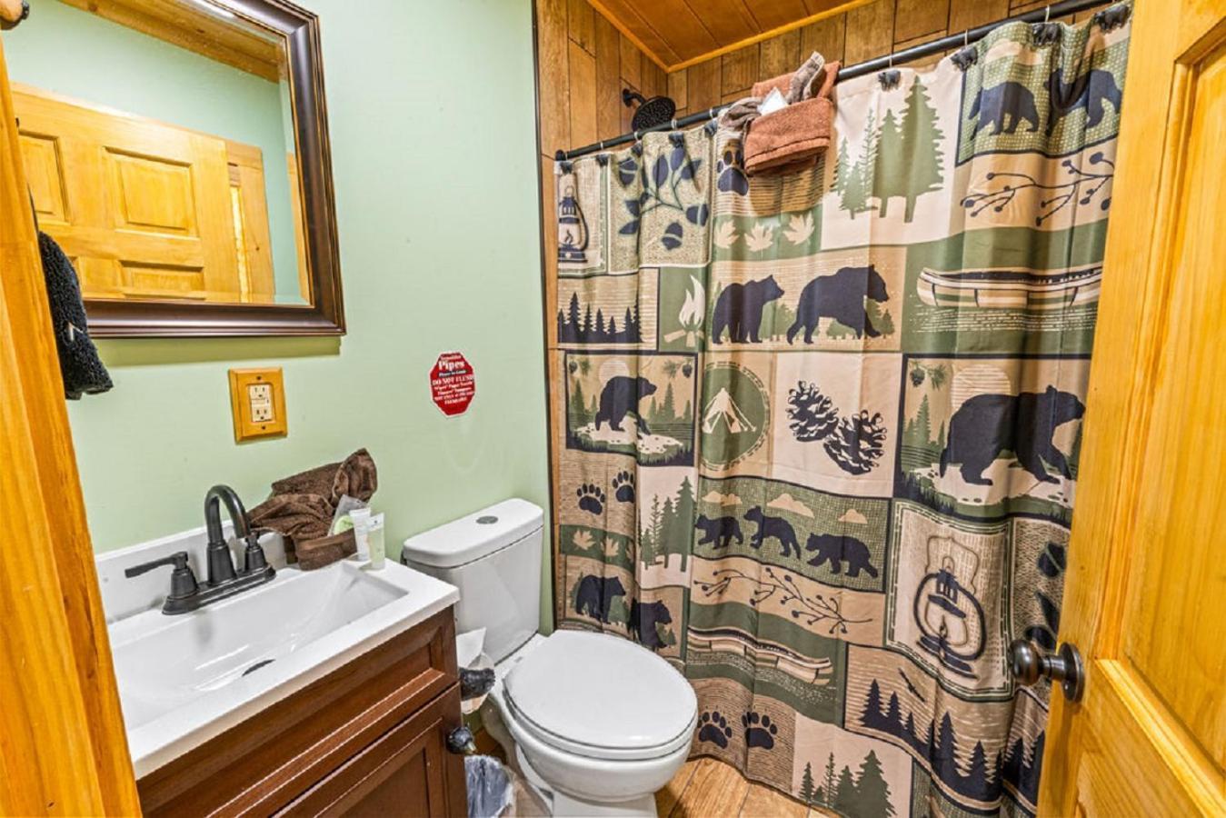 Brand New Tiny Cabin! A Bearly Adventure Sevierville Extérieur photo