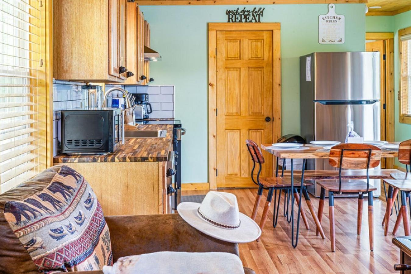 Brand New Tiny Cabin! A Bearly Adventure Sevierville Extérieur photo