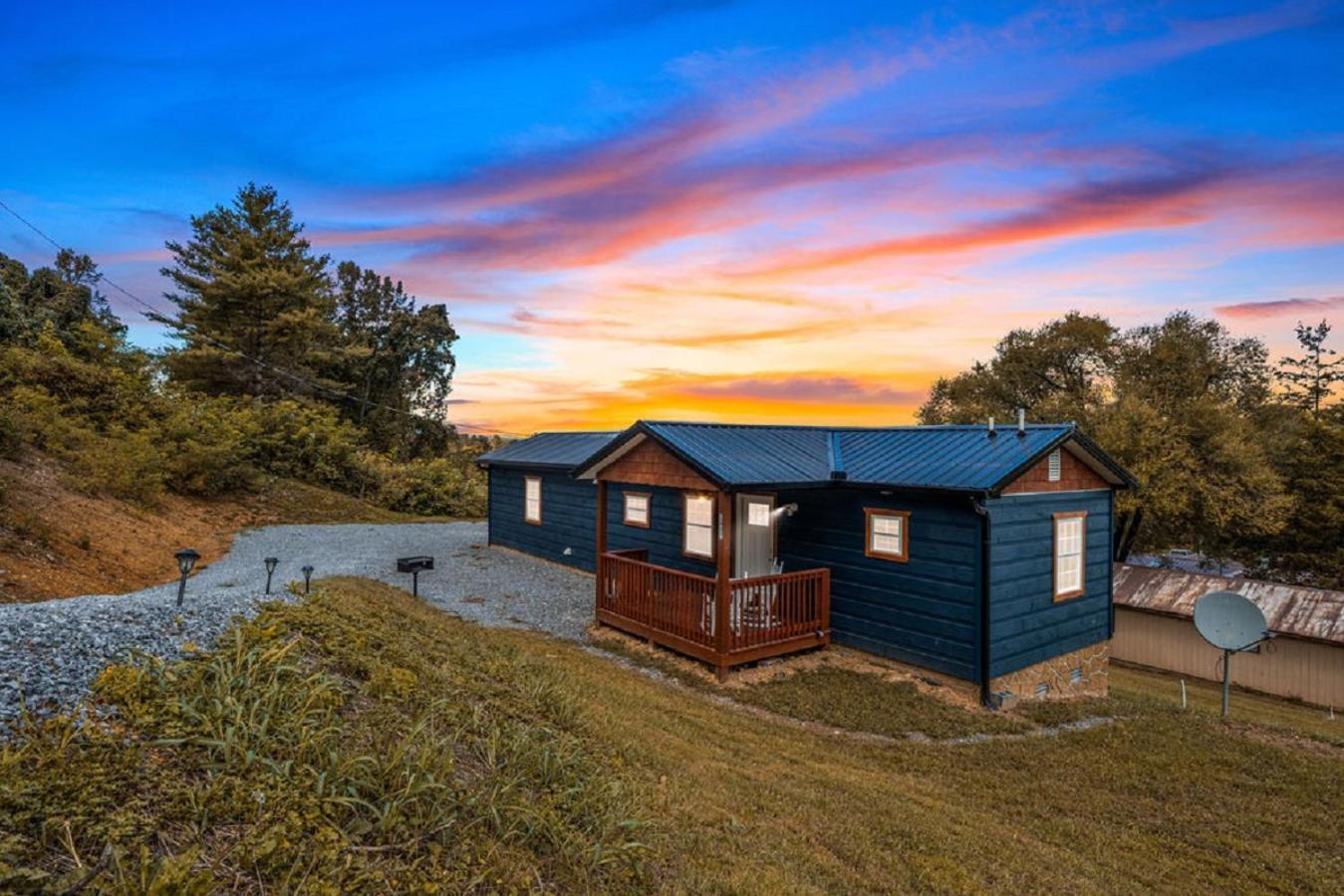 Brand New Tiny Cabin! A Bearly Adventure Sevierville Extérieur photo